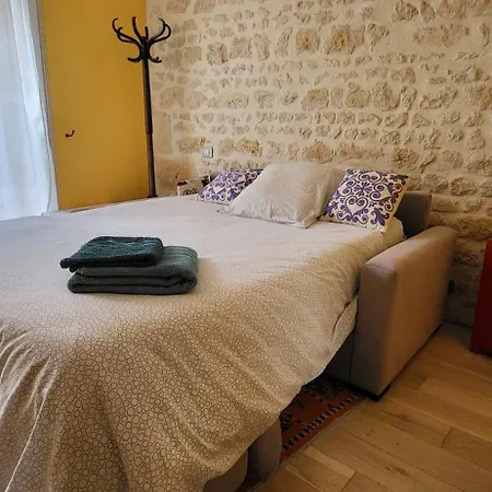 Au 13or Interieur Bed & Breakfast *