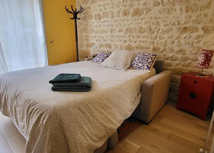 Au 13or Interieur Bed and Breakfast *